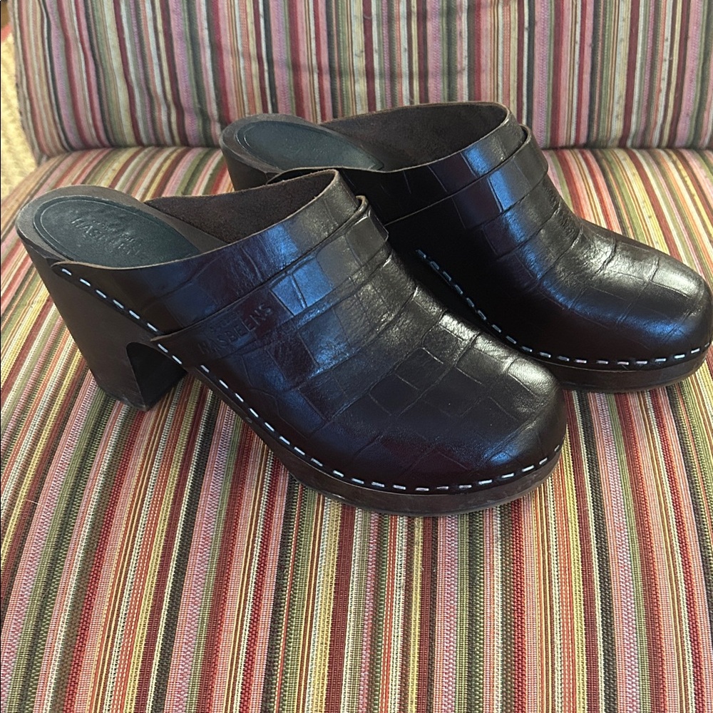 Swedish Hasbeens Dark Brown Croc-Embossed Leather Clogs